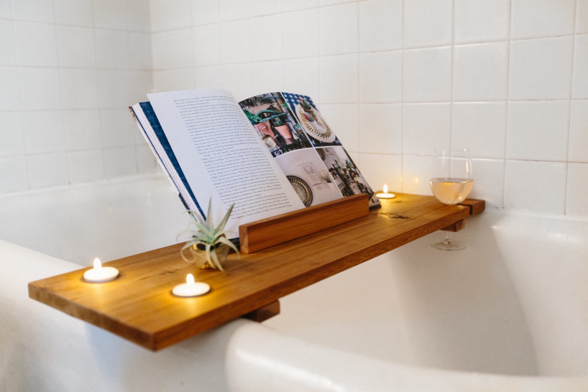 DIY bathtub tray for Mother's Day