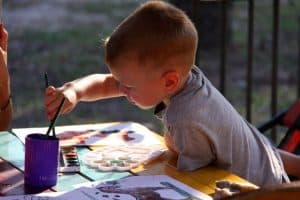 kids-outdoor-party-ideas-3-art-extravaganza