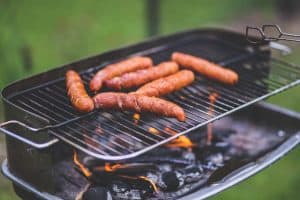 snack-ideas-barbecue-party-15-grilled-sausage