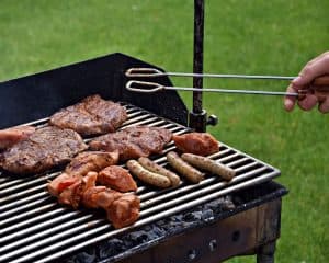 grill-checklist-bbq-party-9-long-handled-tongs