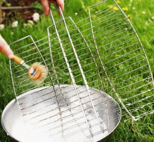 grilling-perfect-bbq-tips-10-clean-your-bbq-and-cooking-utensils