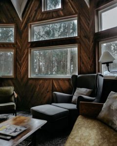 log-cabin-decor-ideas-5-match-herringbone-wood-wall-unsplash
