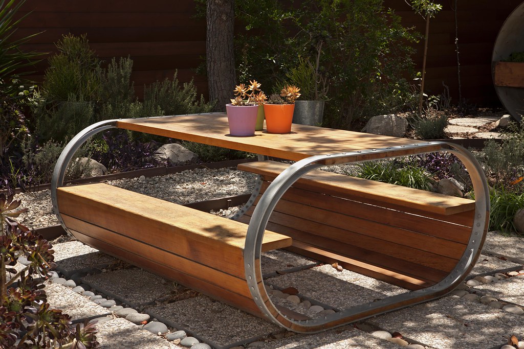 DIY garden table made of barrels