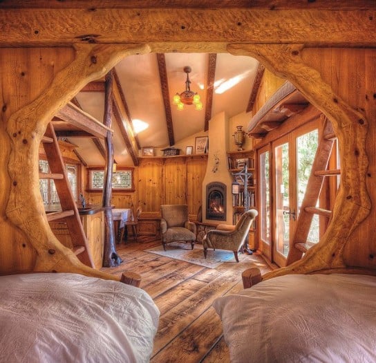 Hobbit-inspired log cabin retreat
