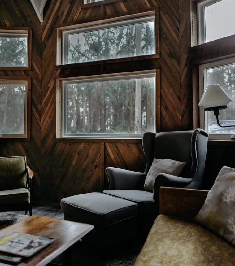 Rustic design log cabin with natural materials