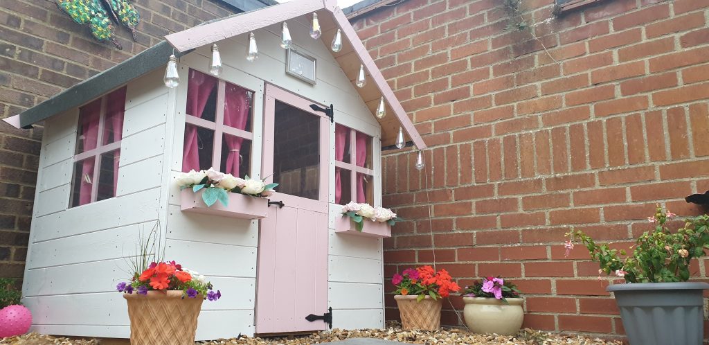 BillyOh bunny max playhouse exterior pink