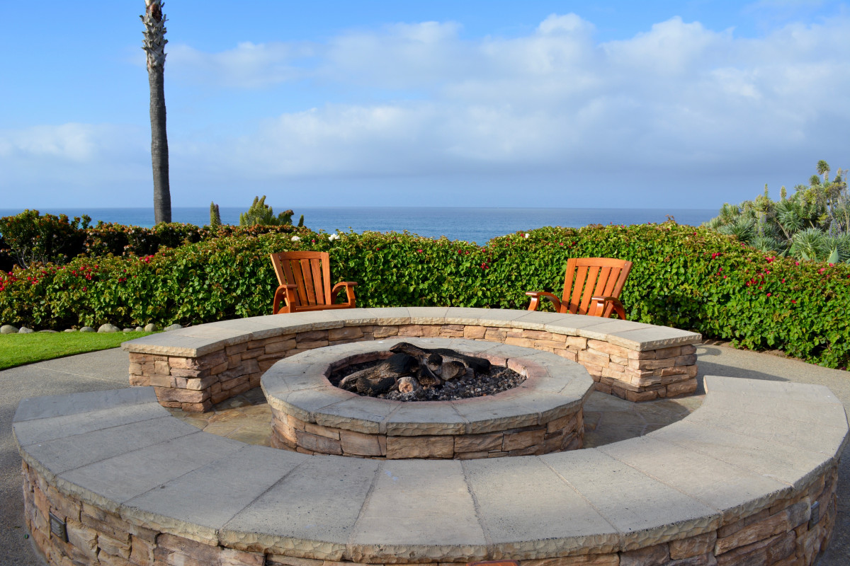Concrete in-ground fire pit