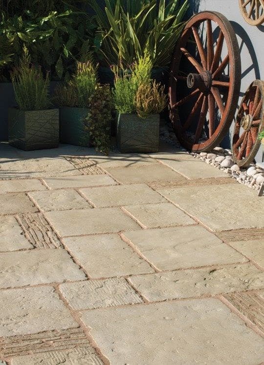 Traditional-looking brownstone paving