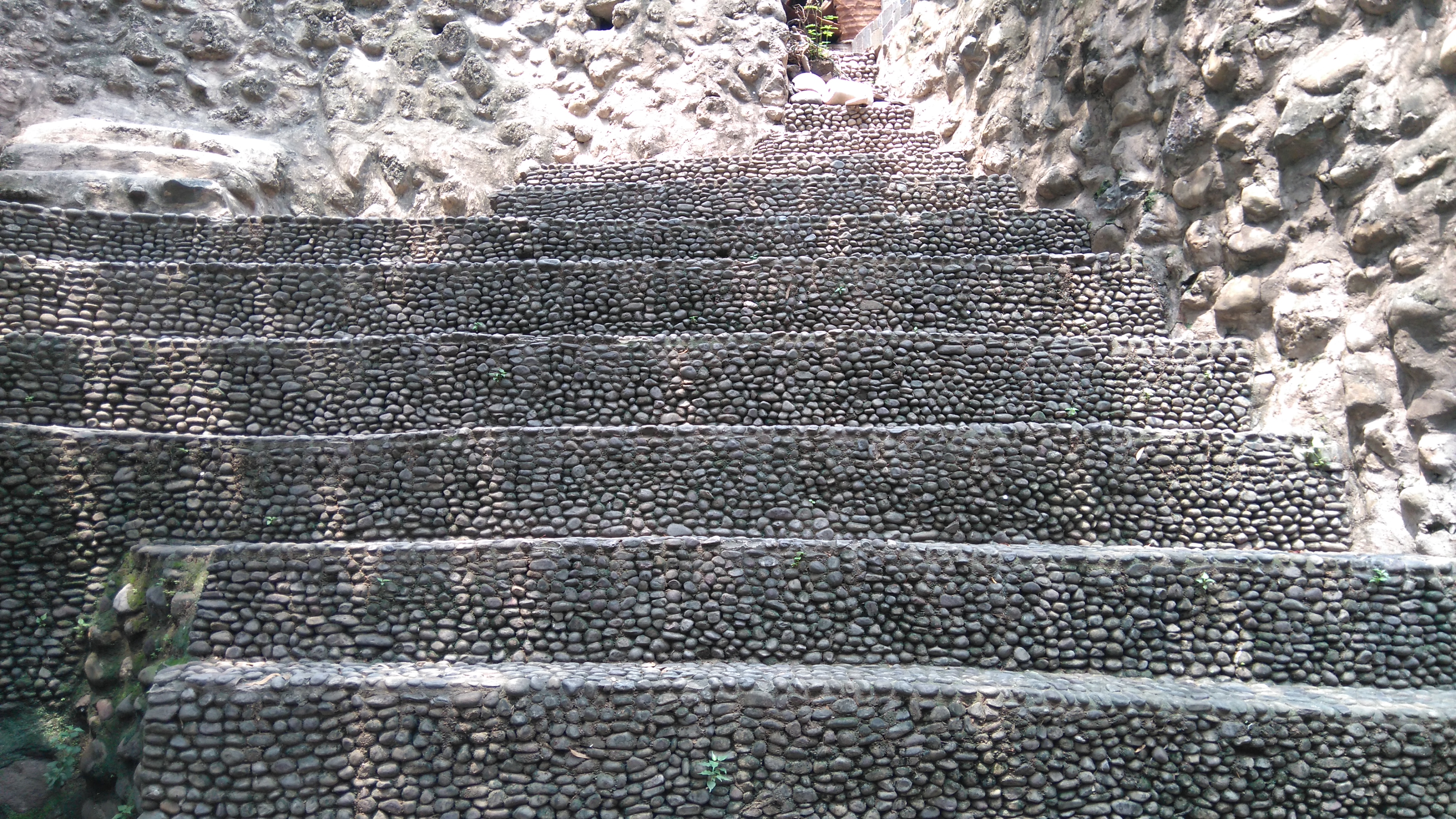 Pebble garden steps