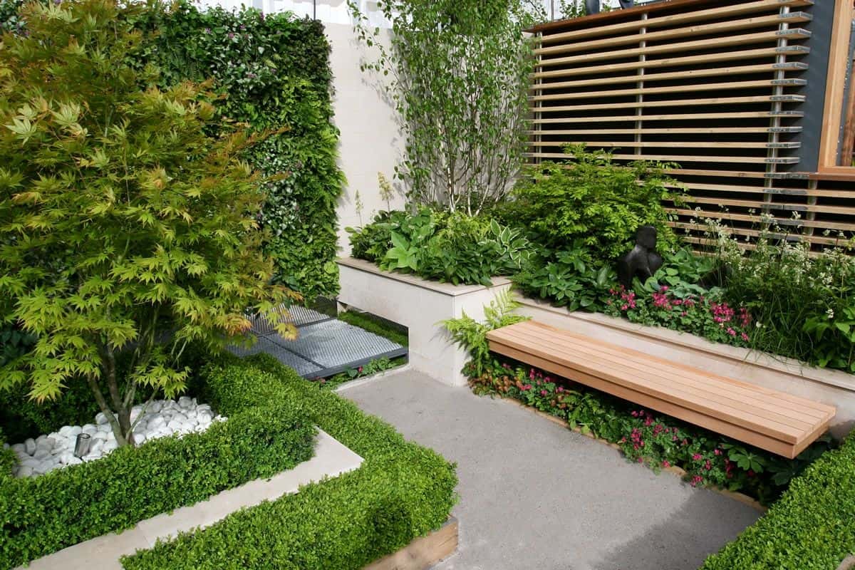 An urban style courtyard with distinct areas to relax