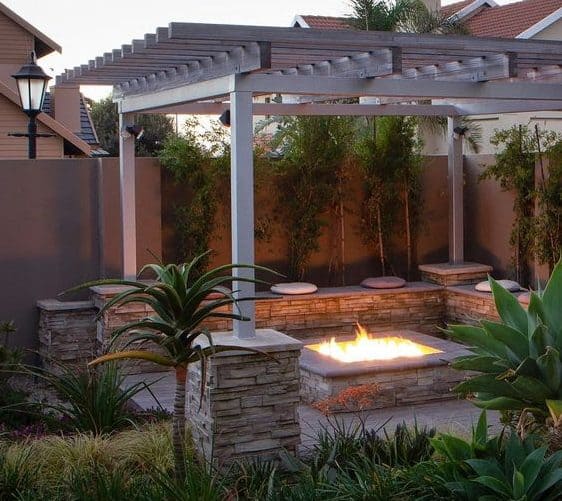 Amazing fire pit with pergola
