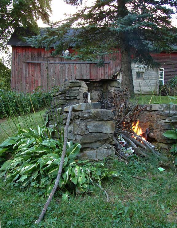 DIY stone backyard fire pit