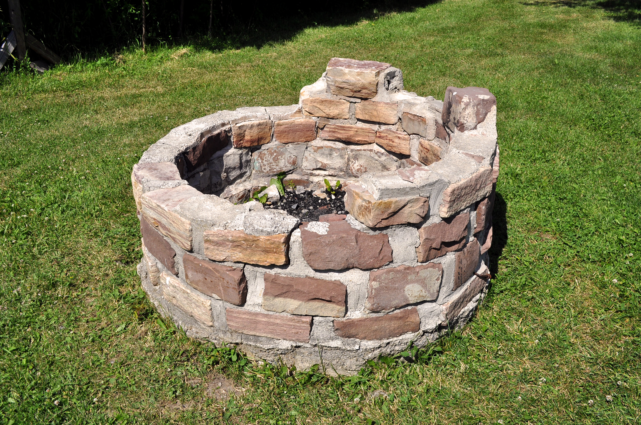 Bricks and stones fire pit