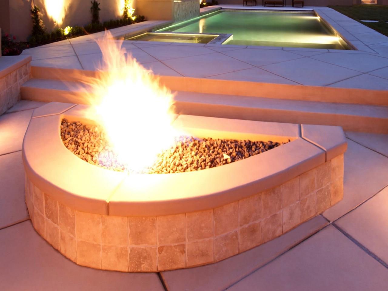 Fire pit made from complementary materials