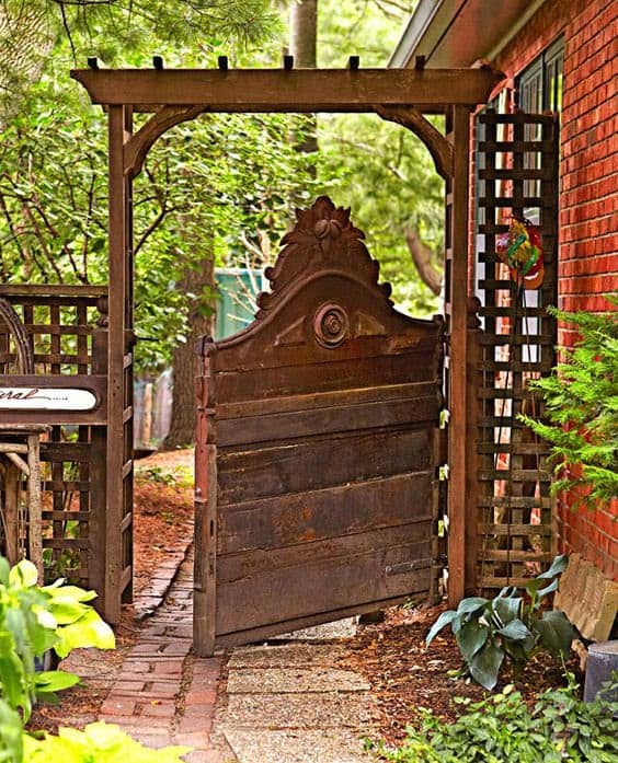Artistic oriental gate ideal for zen gardens