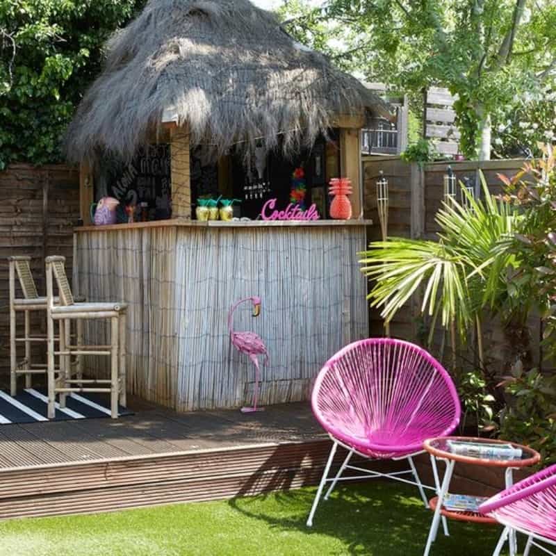 Hawaiian-themed garden bar