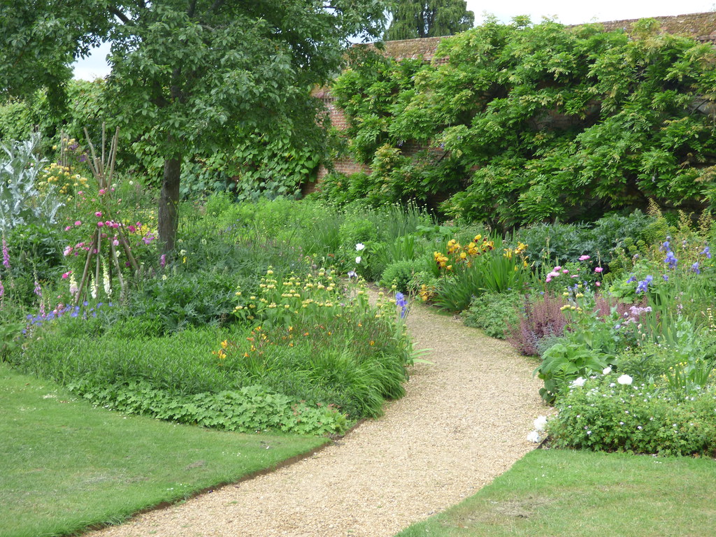 Cottage garden with curved pathway