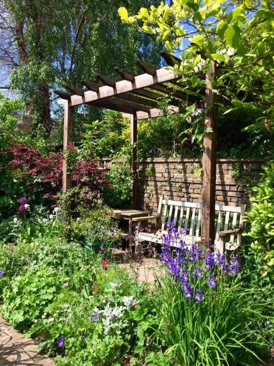 Wooden side pergola with bench