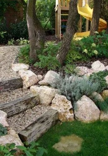 Rocks as garden decorations and small gravel as steps