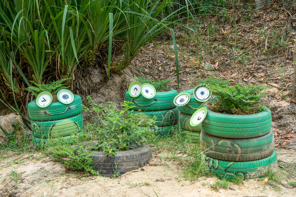 DIY tire frog planters