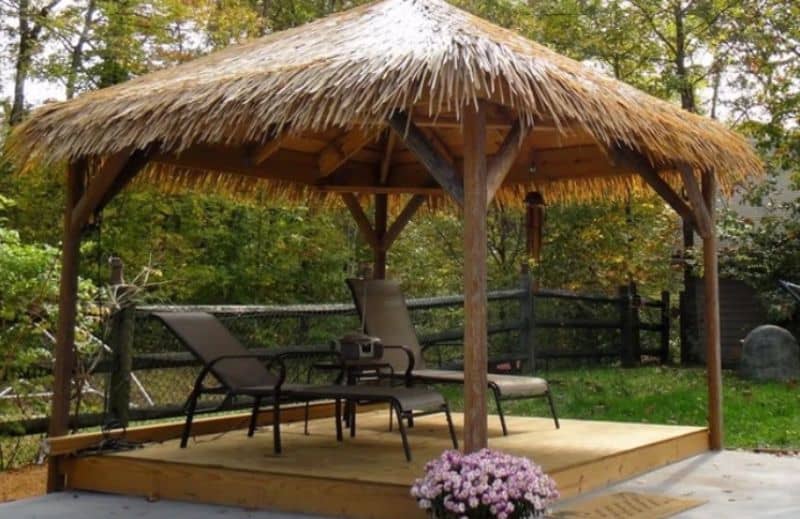 A thatched relaxation space
