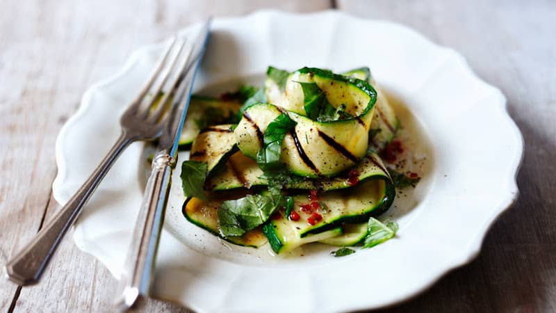Grilled courgette salad
