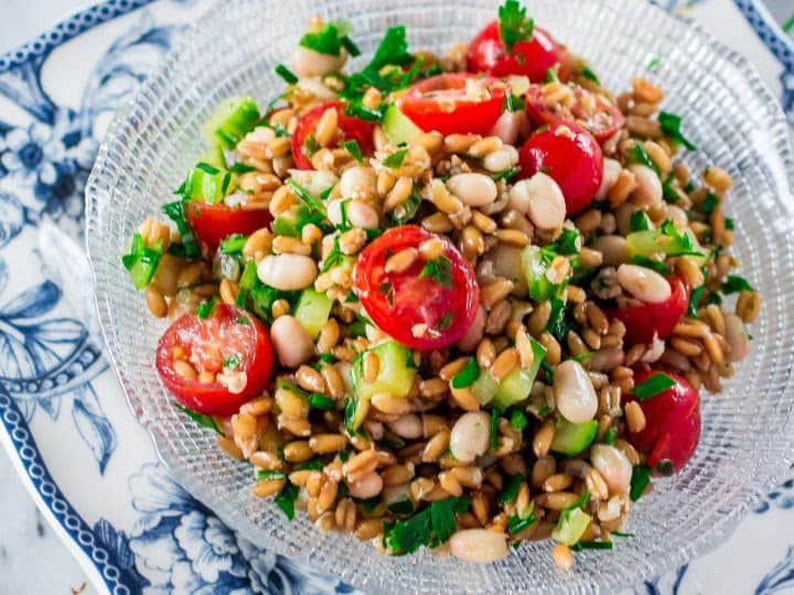 Spelt salad with some haricot beans, cherry tomatoes and cucumber