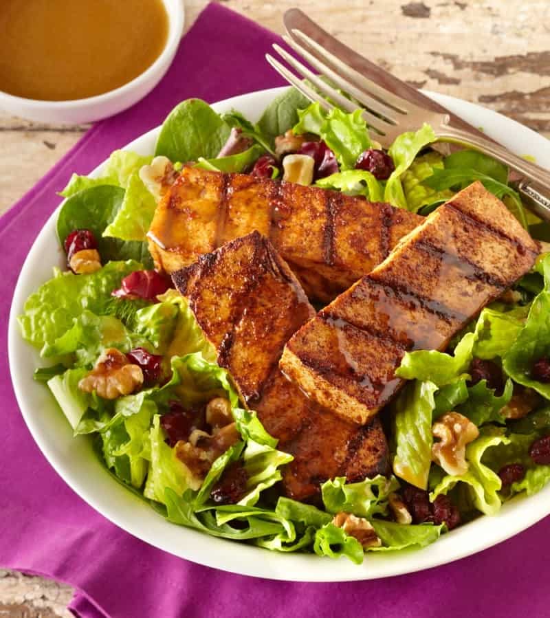 Spicy grilled tofu salad