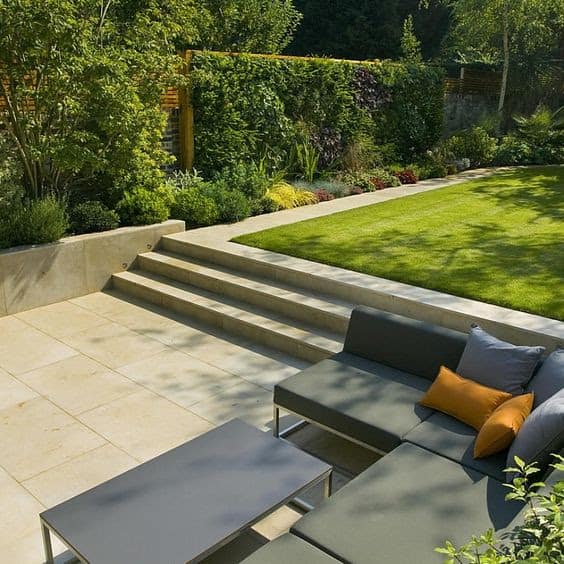 Sunken seating area in a patio