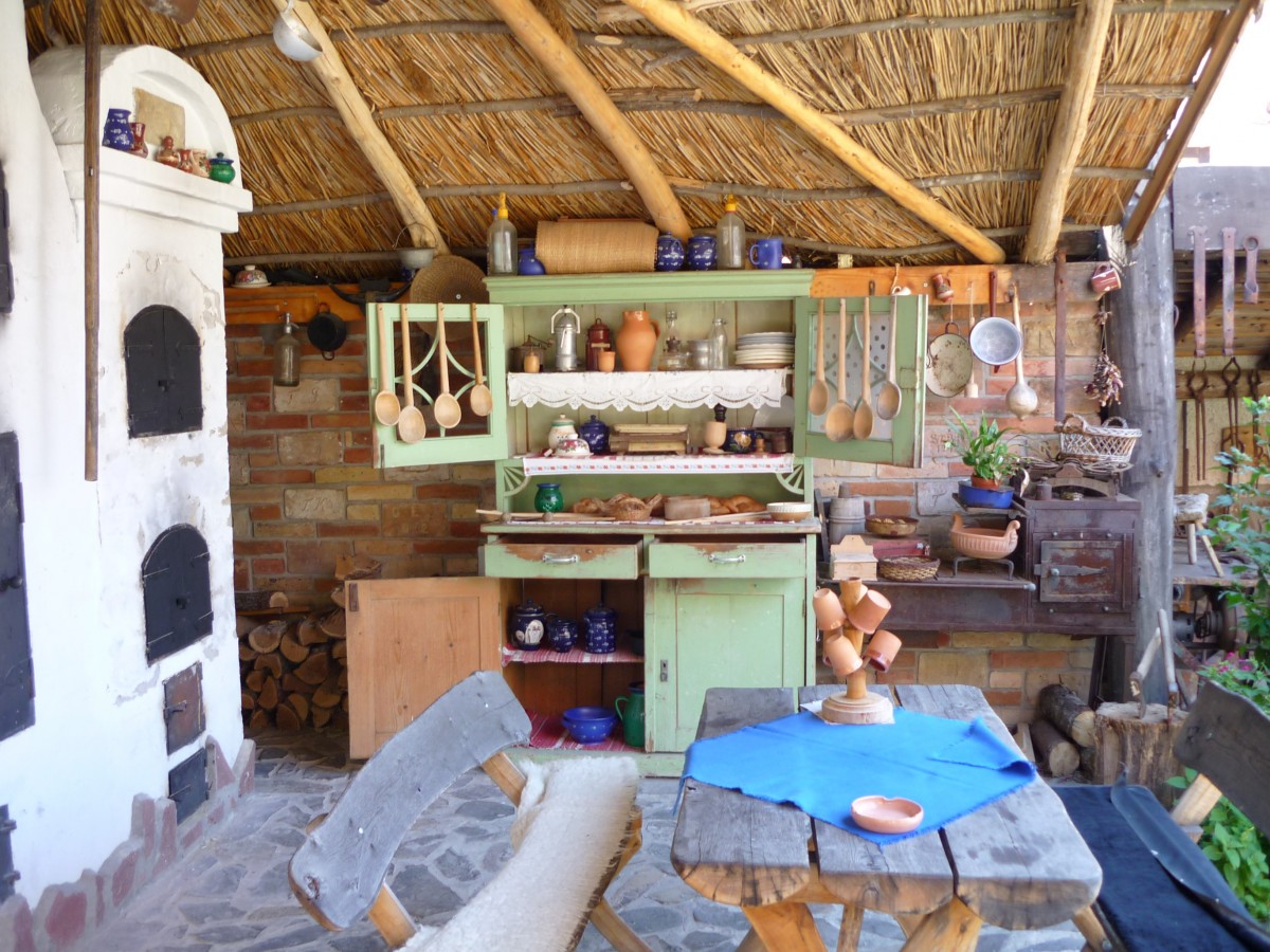 DIY thatched shed outdoor kitchen