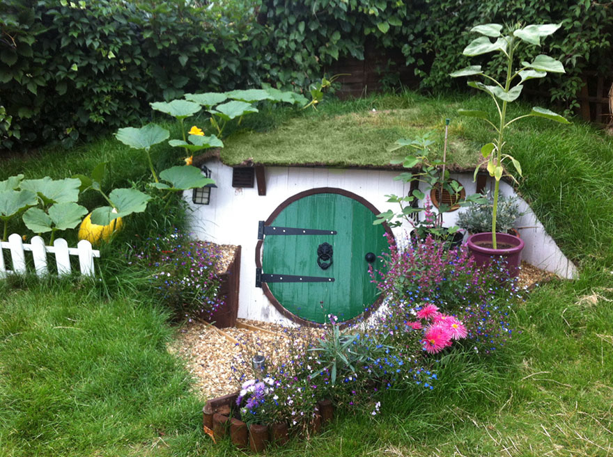 DIY garden hobbit house playhouse