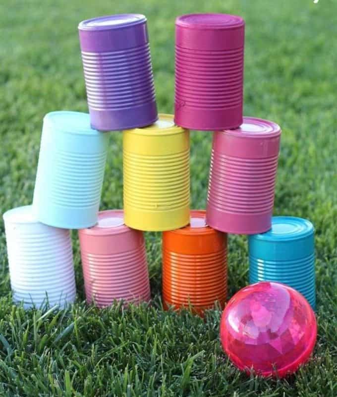 DIY colourful tin cans as an alternative bowling pins