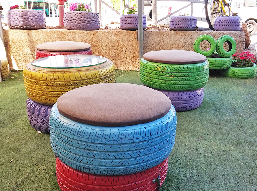 DIY 2-tier tyre patio tables