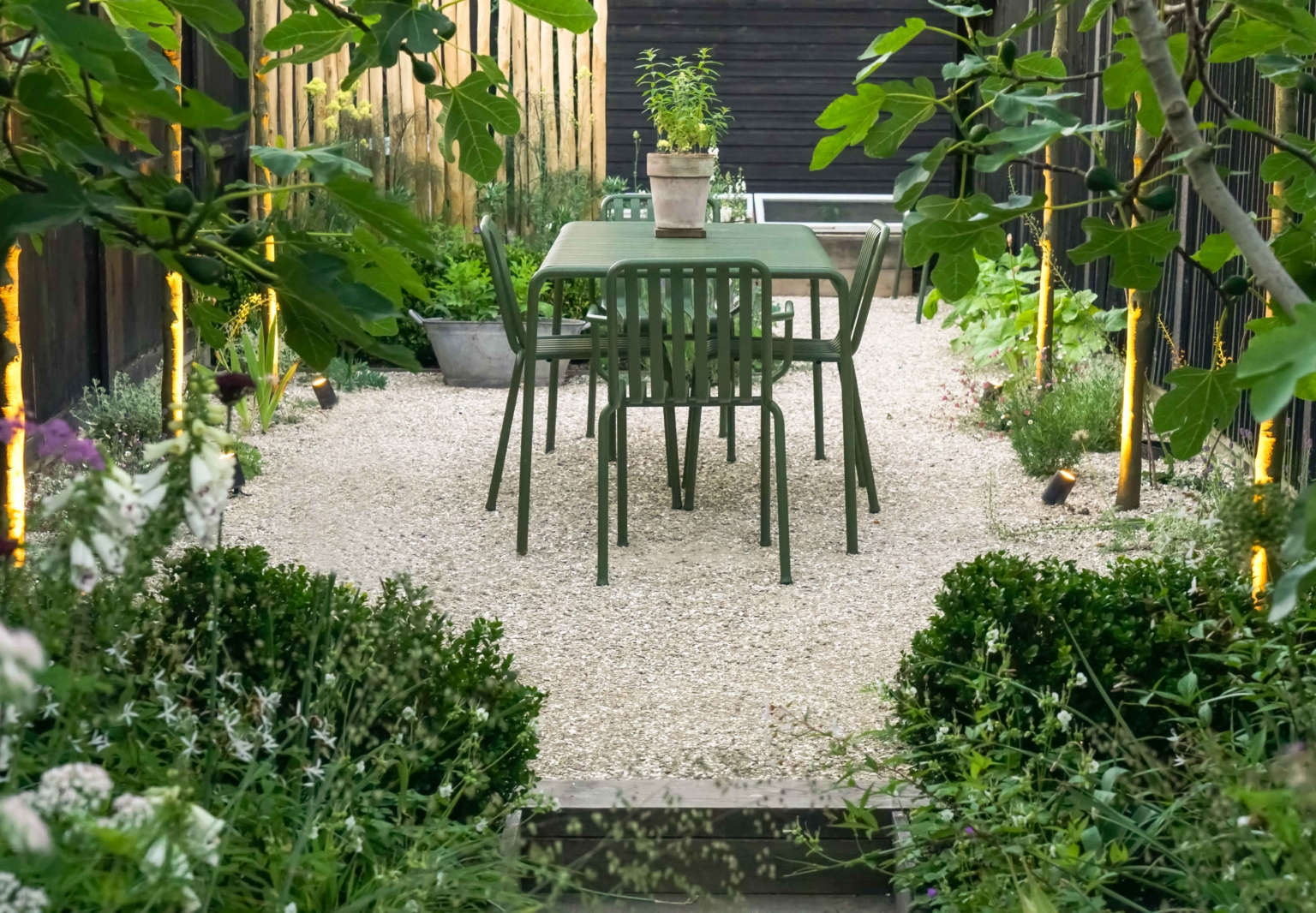 Pebbled patio for nautical touch