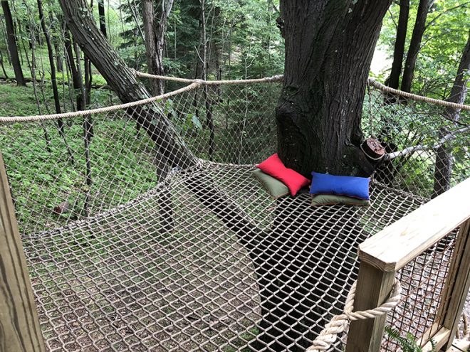 Treehouse with a net for playset
