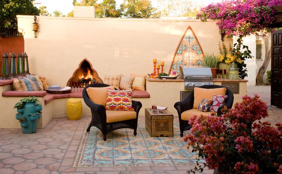 Colourful Moroccan outdoor living