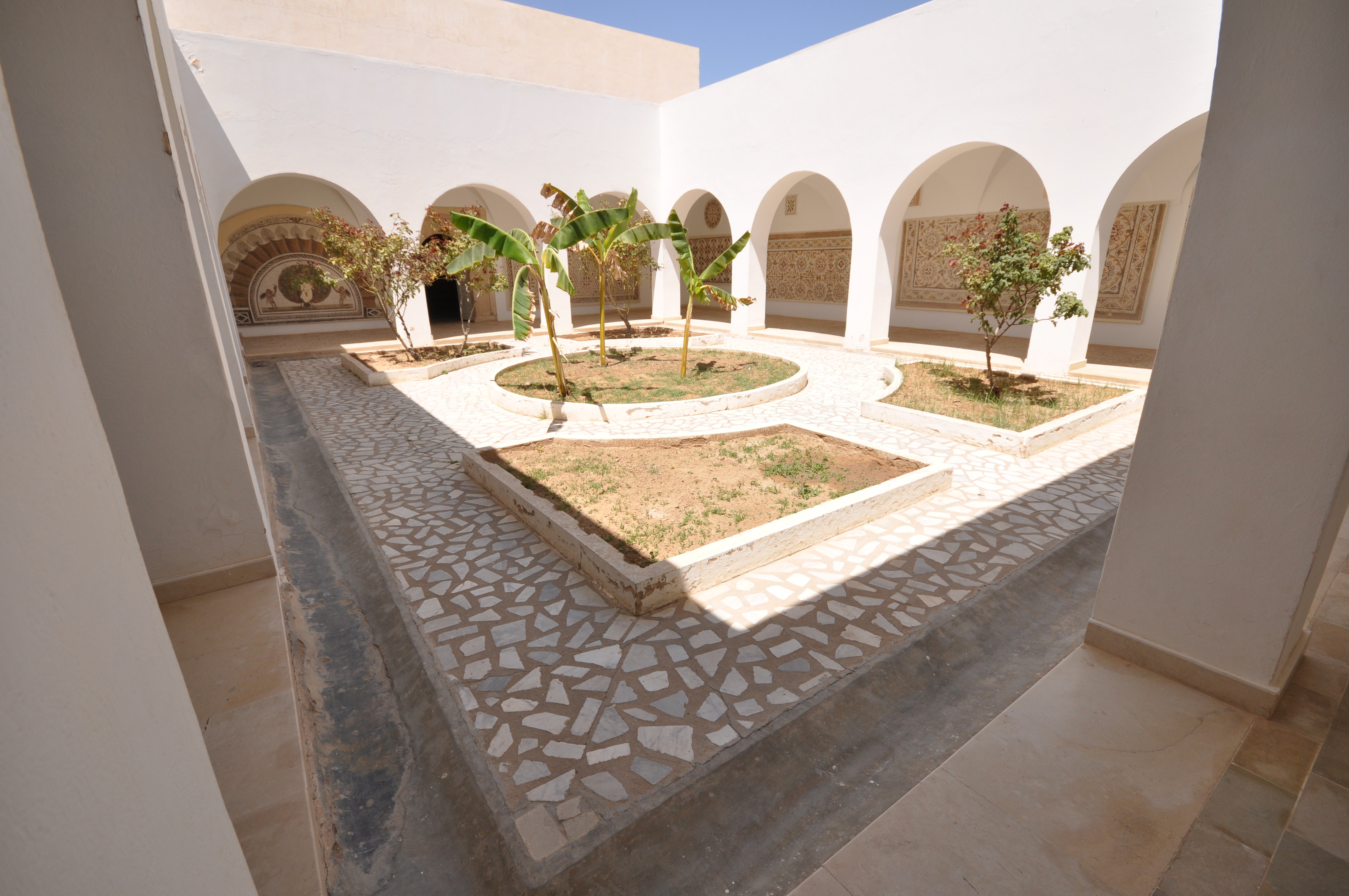 Sunny El Jem Museum courtyard