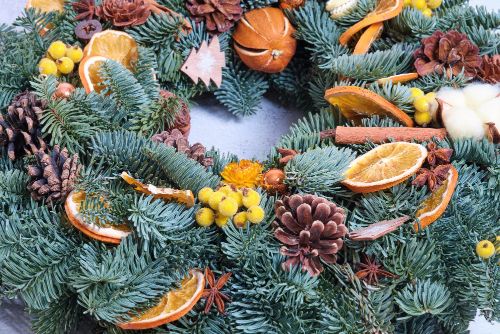 DIY fruit wreath