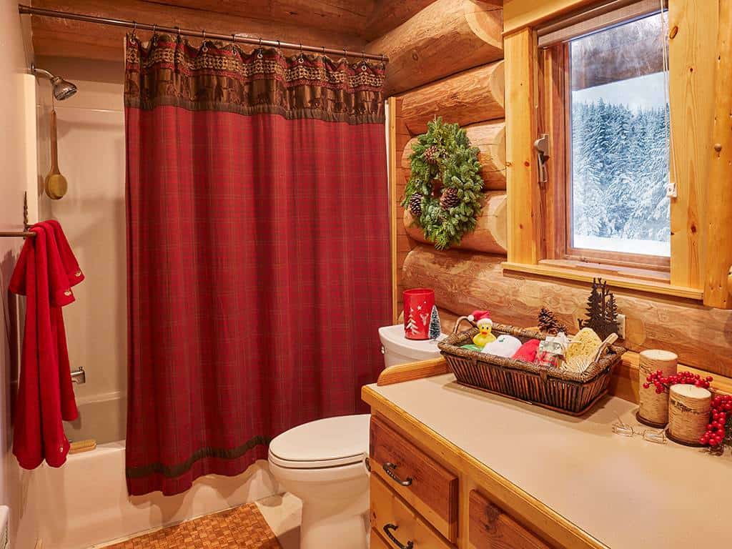 Log cabin bathroom Christmas setup