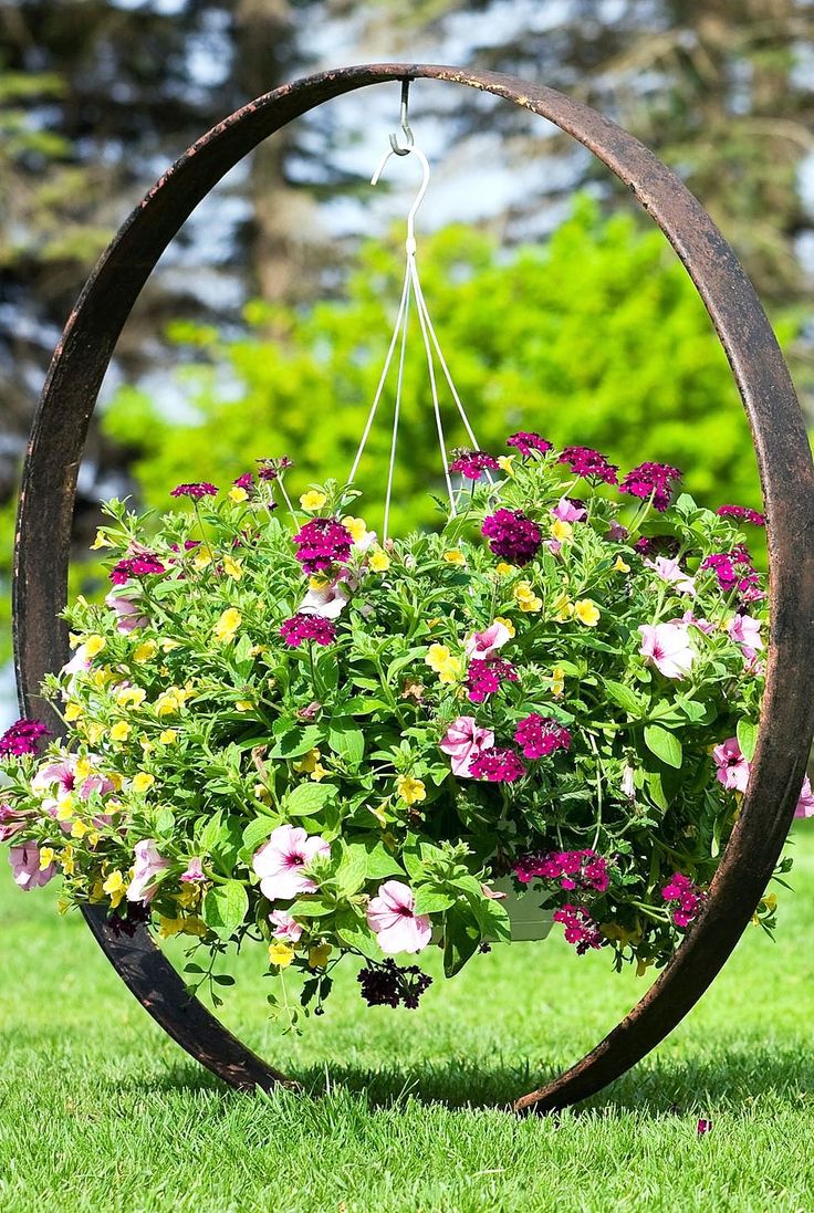 Waggon wheel hanging planter