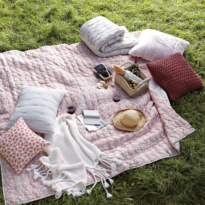 Comfy outdoor pillows for picnics