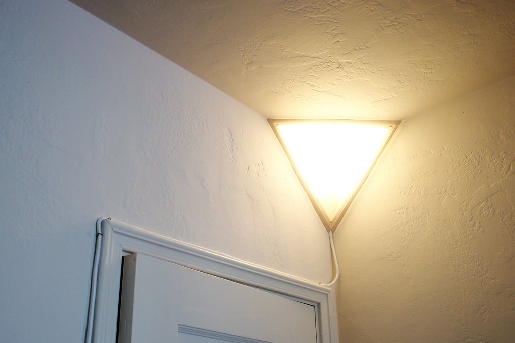 DIY corner lamp