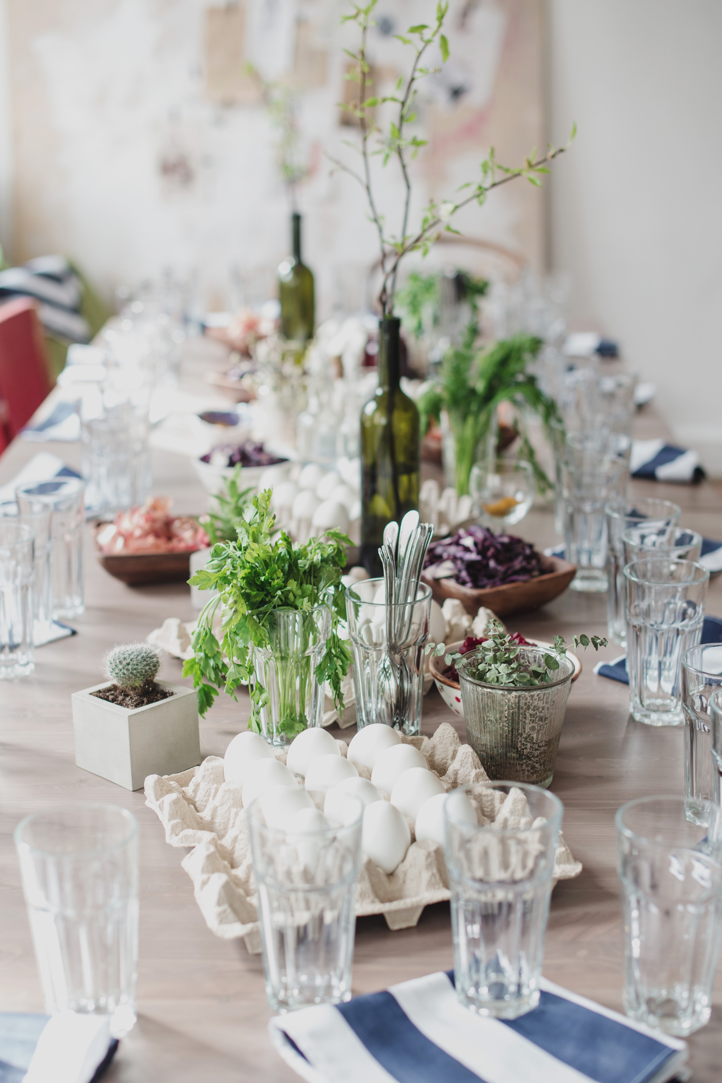 Easter dining table arrangement