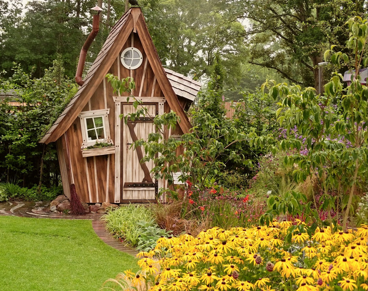 Fairytale-like garden shed