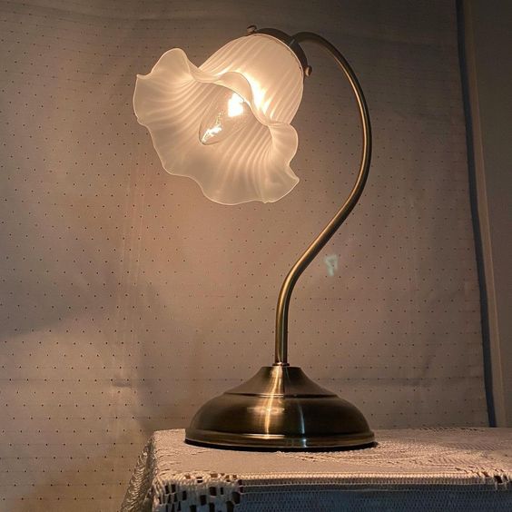 Retro glass floral lamp
