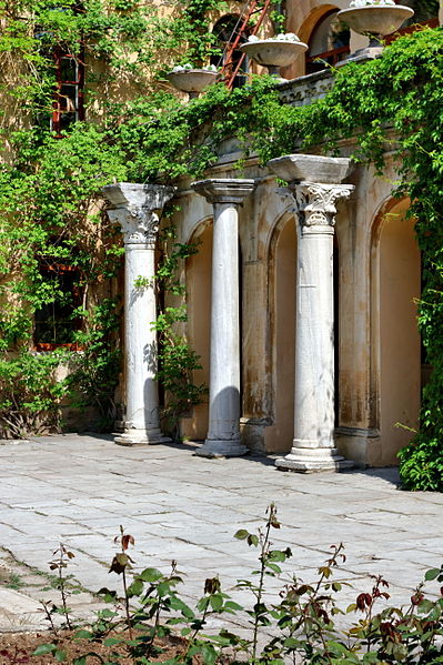 Greek court columns