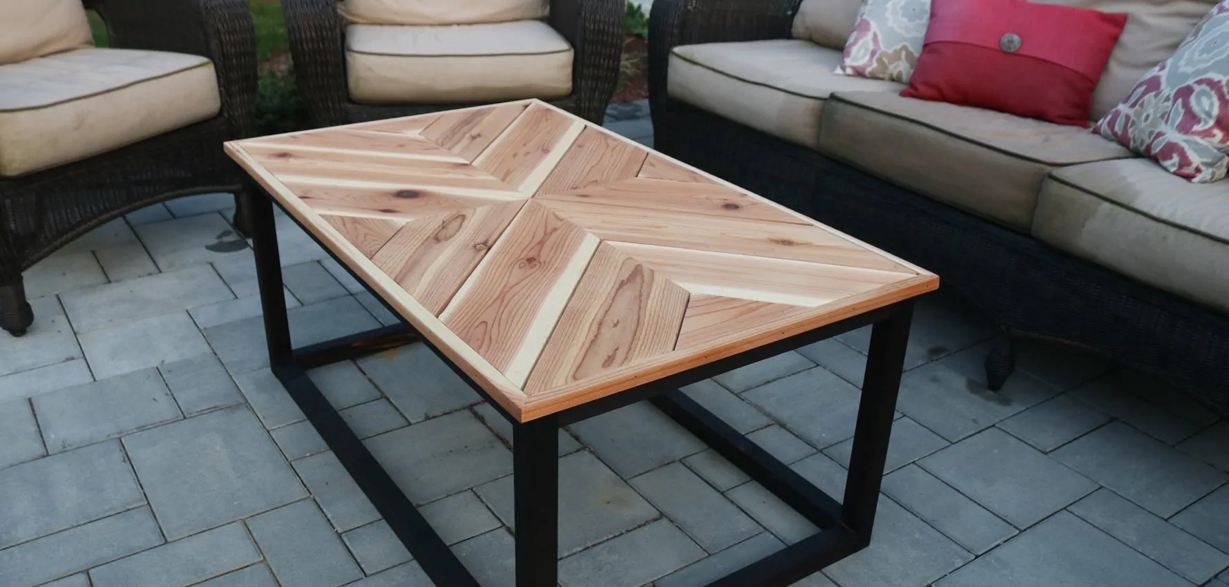DIY garden table with chevron patterns