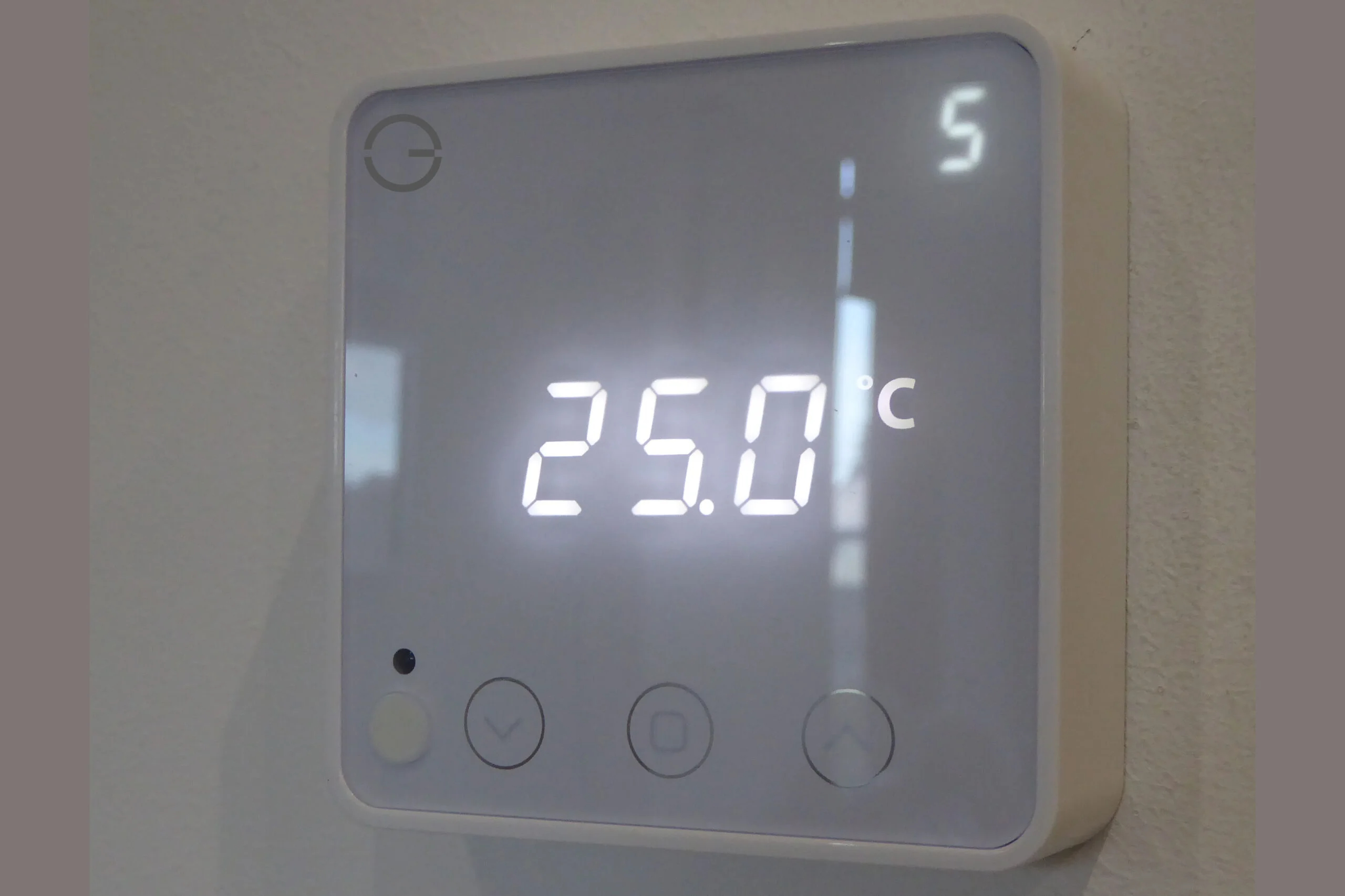 Indoor room temperature control system